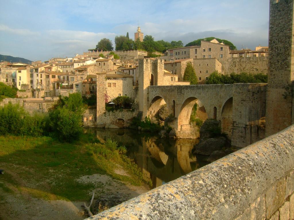 Besalut Apartment Exteriör bild